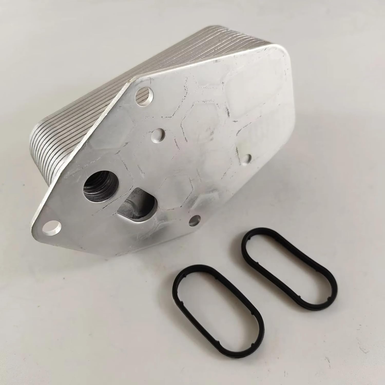 Engine Oil Cooler for BMW E39 5 Series 520d, E46 3 series 318d, 320d 11422247015 5989070141 2247203 11422247015