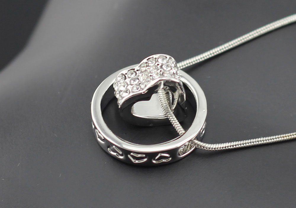 NEVI Crystal Pendant Jewellery
