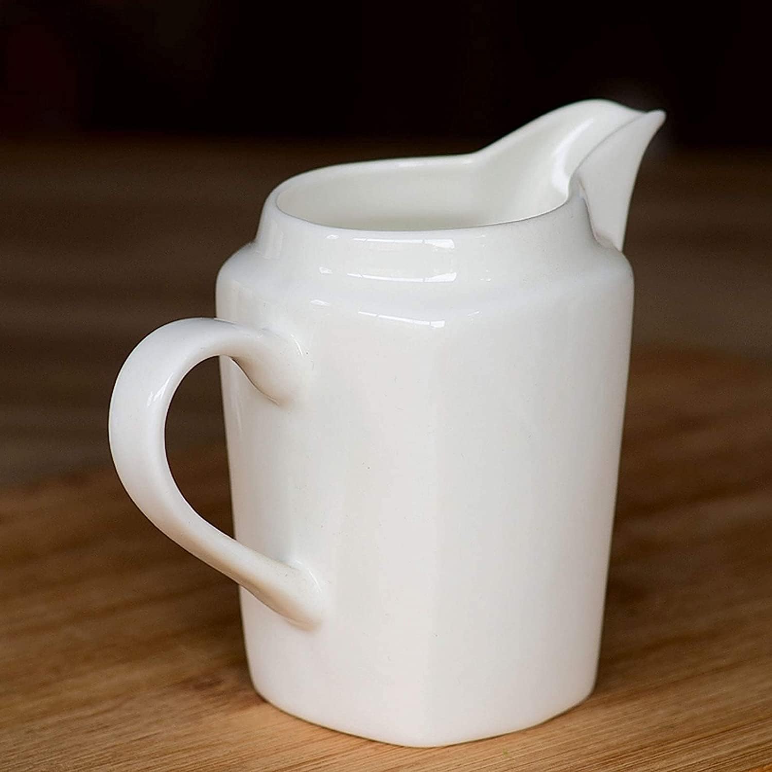 Milk Frother Cup Milk jug decor Western-style Bone China Milk Cup Ceramic Coffee Wreath Milk Jug Pure White Honey Jug Household Sauce Jug Restaurant Steak Juice Barrel 290ml mini Milk jug