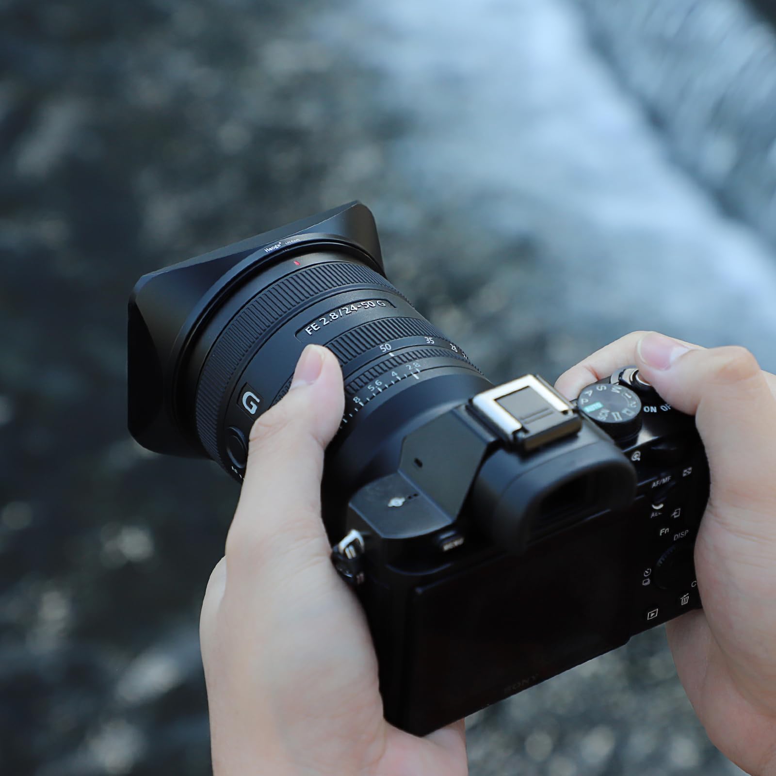 Haoge Pare-soleil carré en métal pour Sony FE 24–50 mm F2.8 G avec capuchon sur Sony A7CR a7CII A7R4 LH-E245