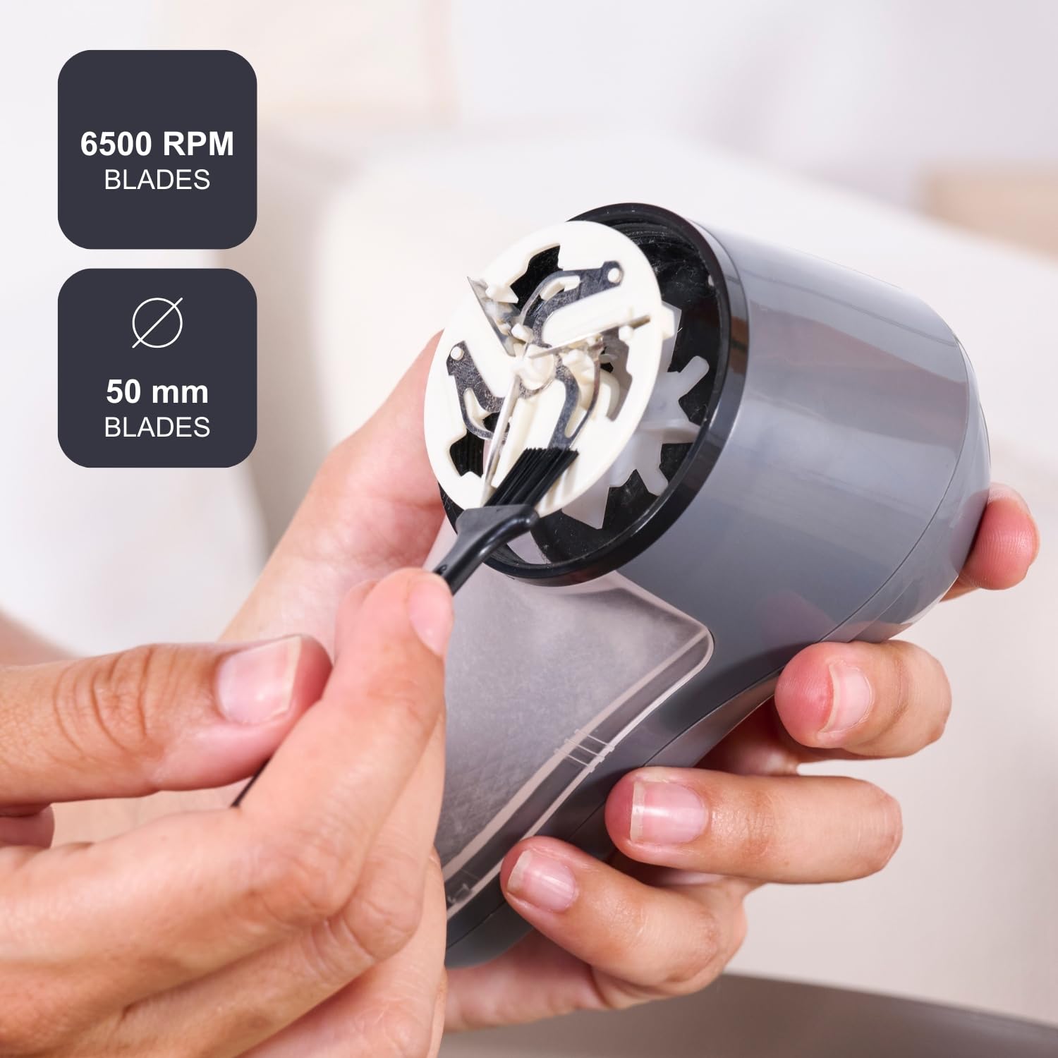 BLACK+DECKER BXLR500E - Bezprzewodowy plusz Rasy, 90 min autonomii, ładowarka USB, wyjmowany zbiornik łatwy do czyszczenia, odpowiedni do wszystkich tkanin, ergonomiczny design