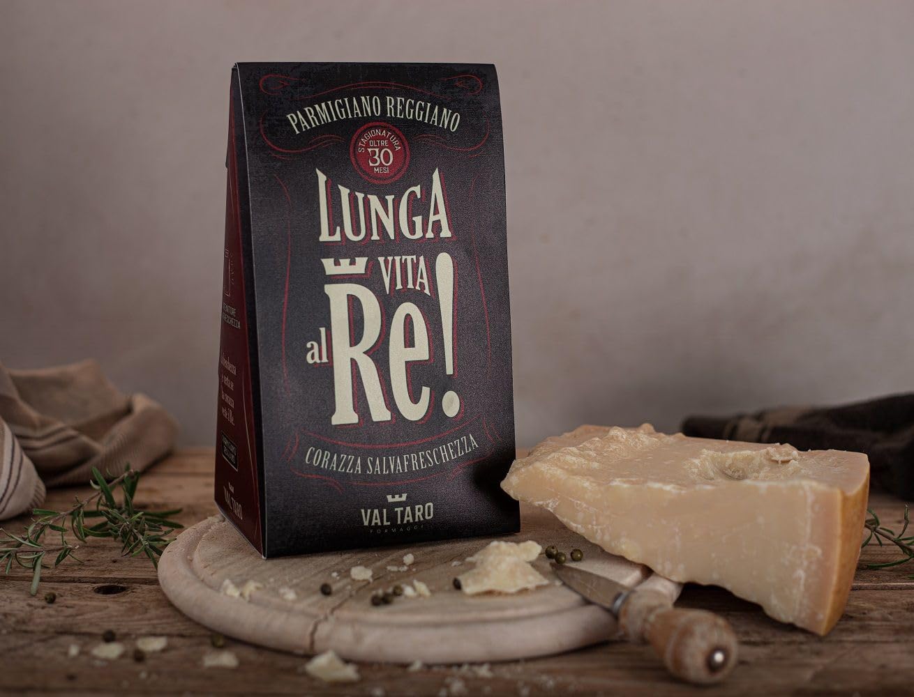 50 Monate Parmigiano Reggiano DOP "Vaccha Bruna Alpina" Parmesan "Bruna Alpenkuh" 1Kg mit Frischehalte-Verpackung