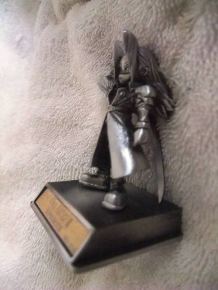 Amazon | 極美品！クロムフィギュア「FFⅦセフィロス」3000体