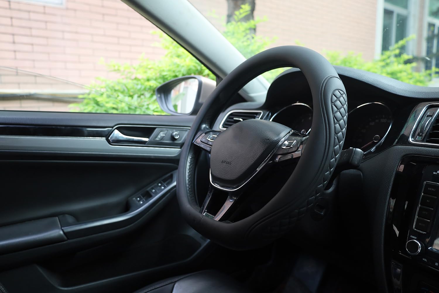 Funda para volante para mujeres y hombres, compatible con Nissan Altima Rogue Pathfinder, Sentra Maxima Versa Kicks Sport, en forma de D, parte inferior plana, accesorios de volante de coche,