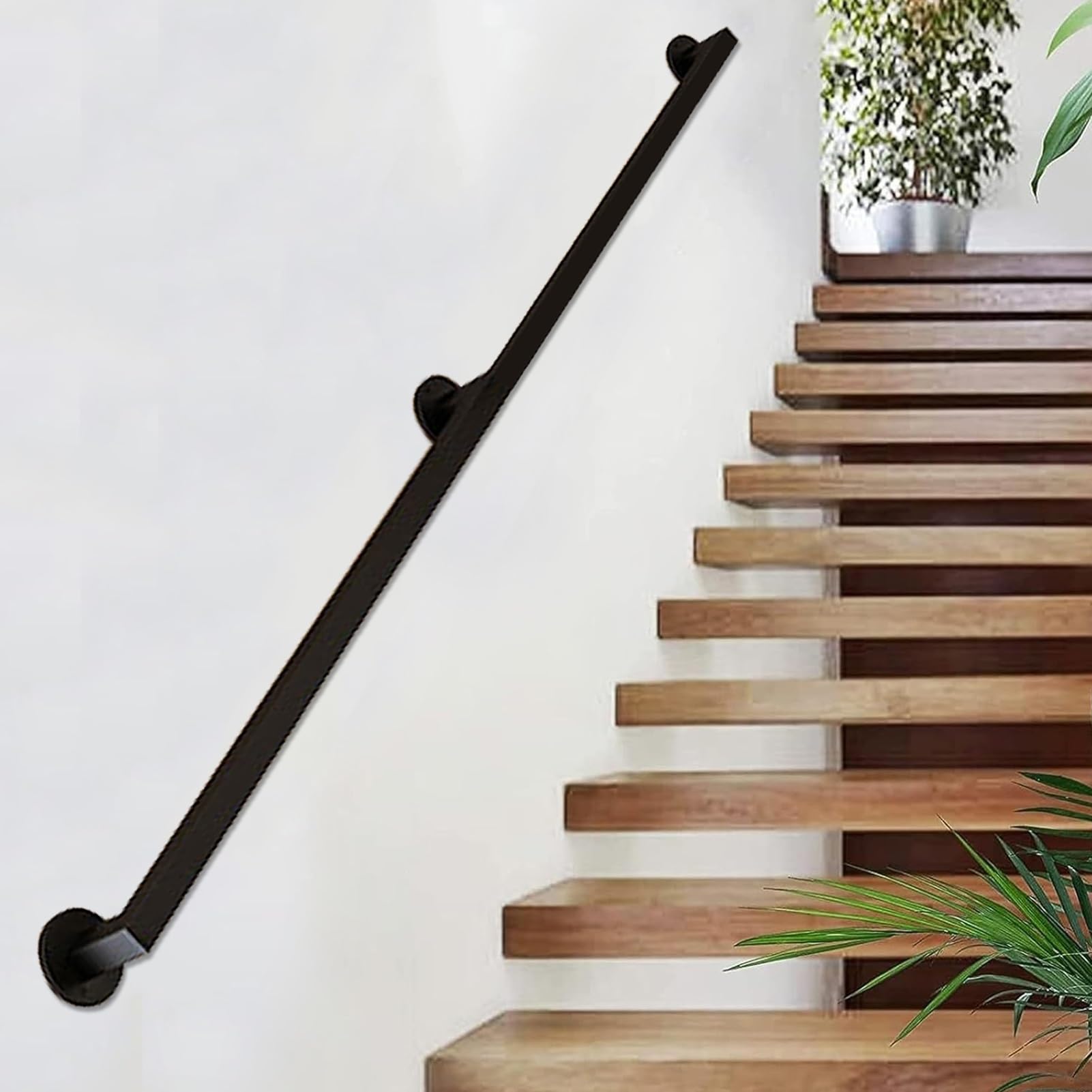 Balustrade murale design en fer forgé noir de 60 cm pour escalier de standing