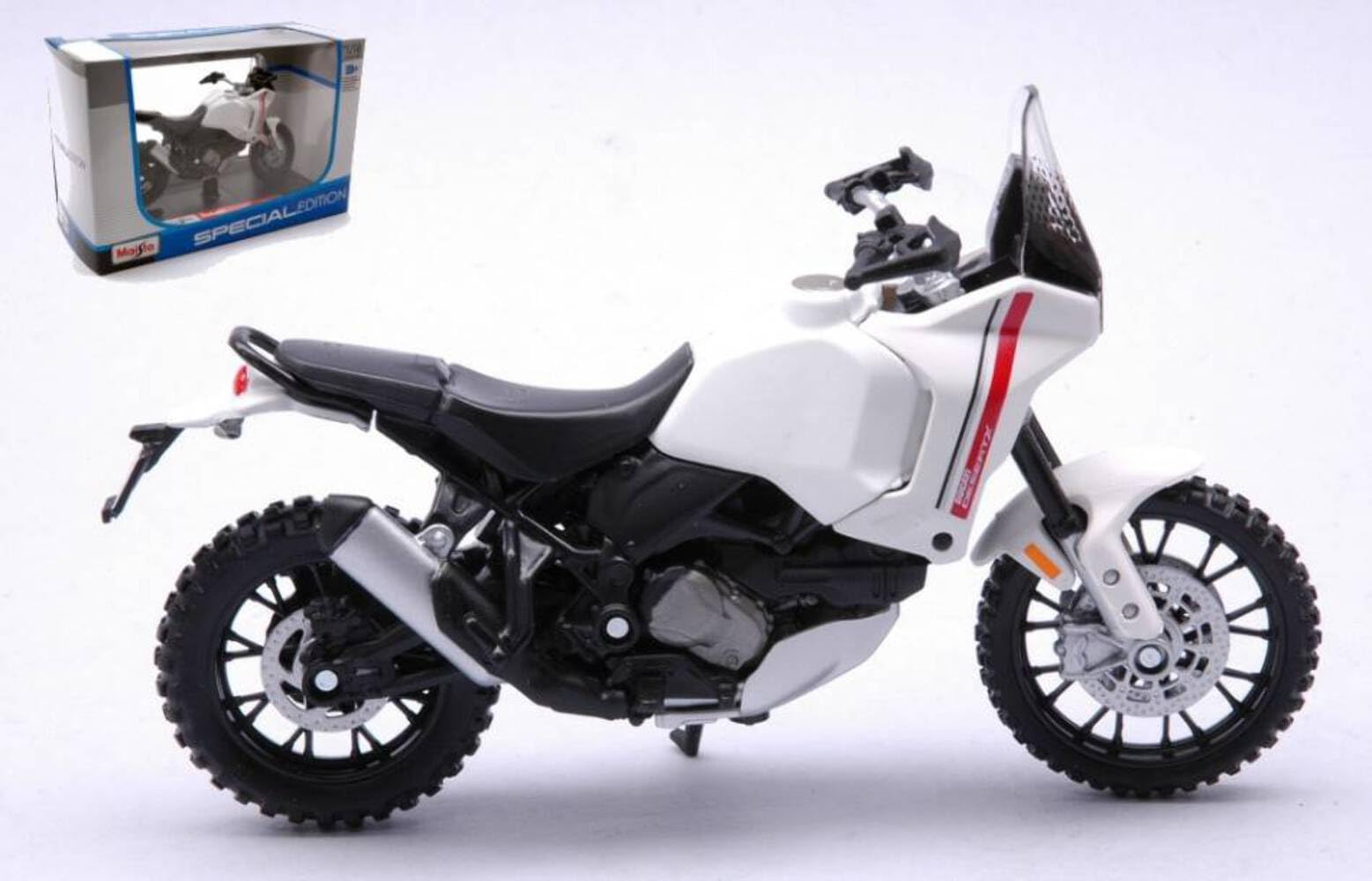 Réplique Ducati DesertX 1/18 Par Maisto – Moto Moulée Sous Pression, 22 Cm, Pneus Caoutchouc, Direction Articulée, Détail Moteur