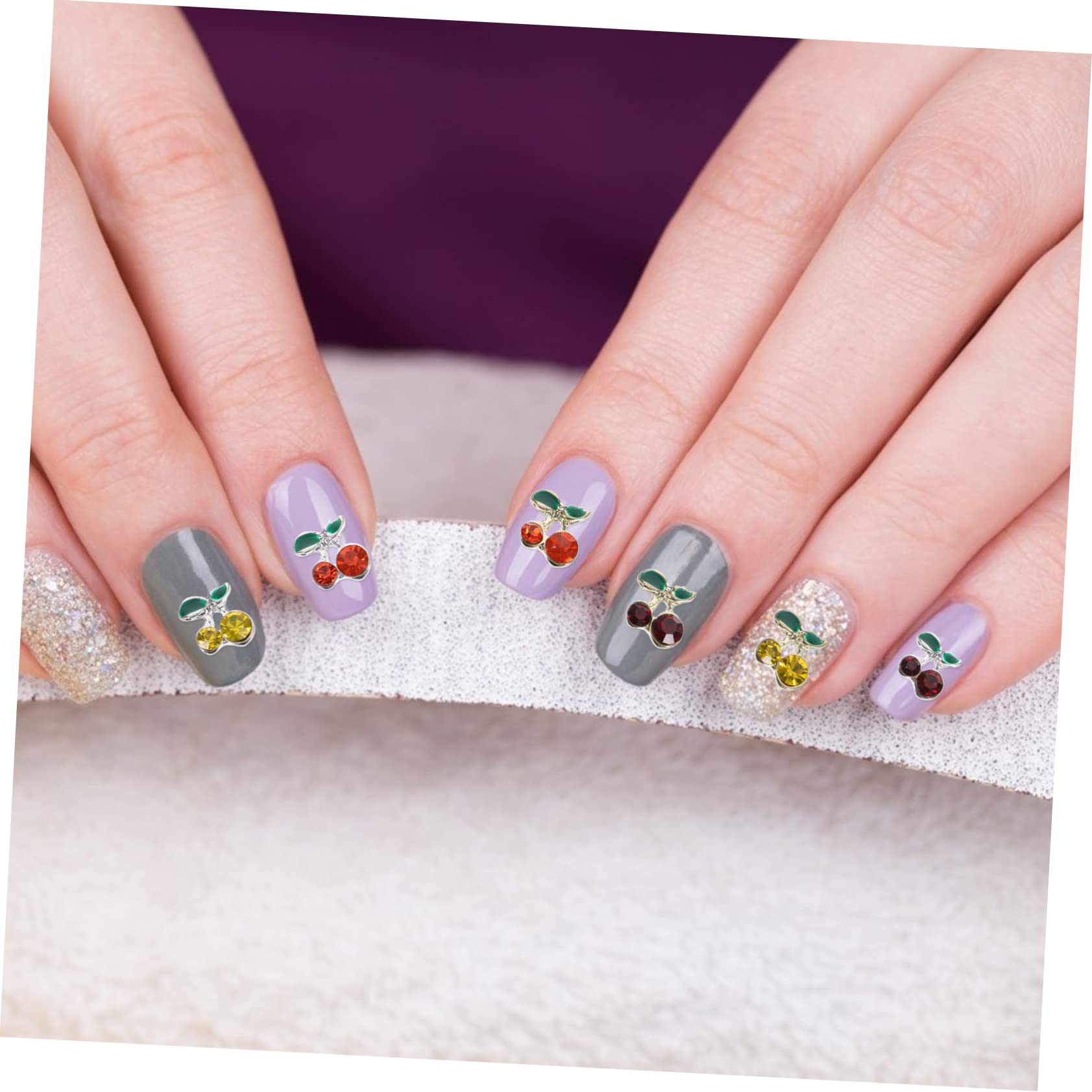 Healeved 240pezzi Gioielli Per Unghie Cherry Decorazioni Nail Art Per Creazioni Eleganti e Uniche Accessori Per Unghie Fai Da Te Per Donne