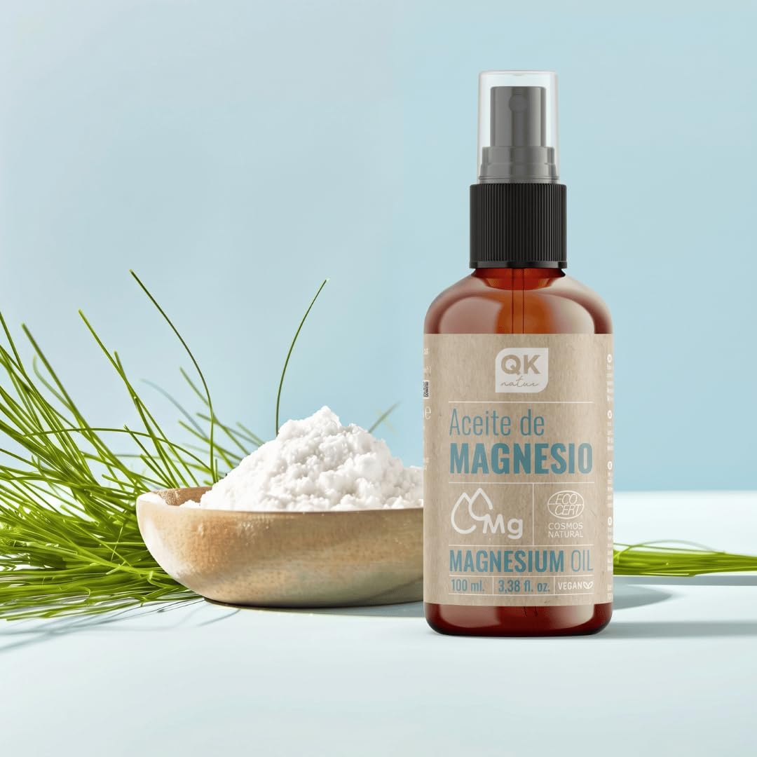 QKnatur - Aceite de magnesio Spray 100% Puro (100 ml) Botella de vídrio + dosificador spray - Para deportistas, articulaciones, relajación muscular, sueño, pies