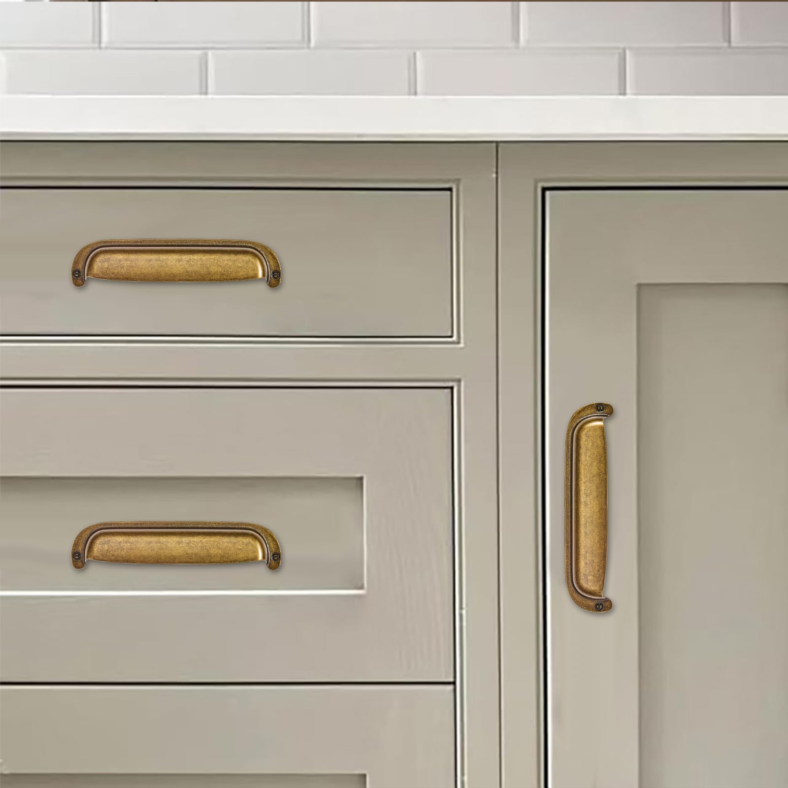 KHTUMEWARE-170354 Antique Brass Cabinet Pulls CTC 2-1/2 in (64 mm) 2-Pack in Antique Brass — KHTUMEWARE