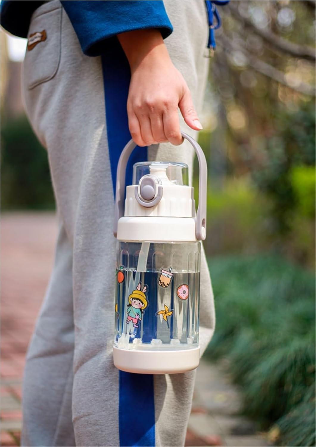 楽天市場】水筒 ストロー ドリンクボトル スポーツ 2200ml スクイズボトル サイクルボトル サイクリングボトル 2way スポーツボトル  ウォーターボトル 水筒 マイボトル 大容量 トレーニング アウトドア クリア 透明 熱中症対策 脱水防止 おしゃれ : 虎っ子 and KOKONI 水筒 ウォーターボトルフィットネススポーツウォーターボトルストロー付きスポーツプラスチックポータブルハンドル自転車飲料ボトル水差し(