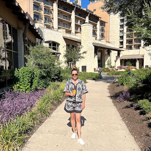 『EP 1 San Antonio TX on points & miles as a family of 5 with airport lounge access!』のカバーアート
