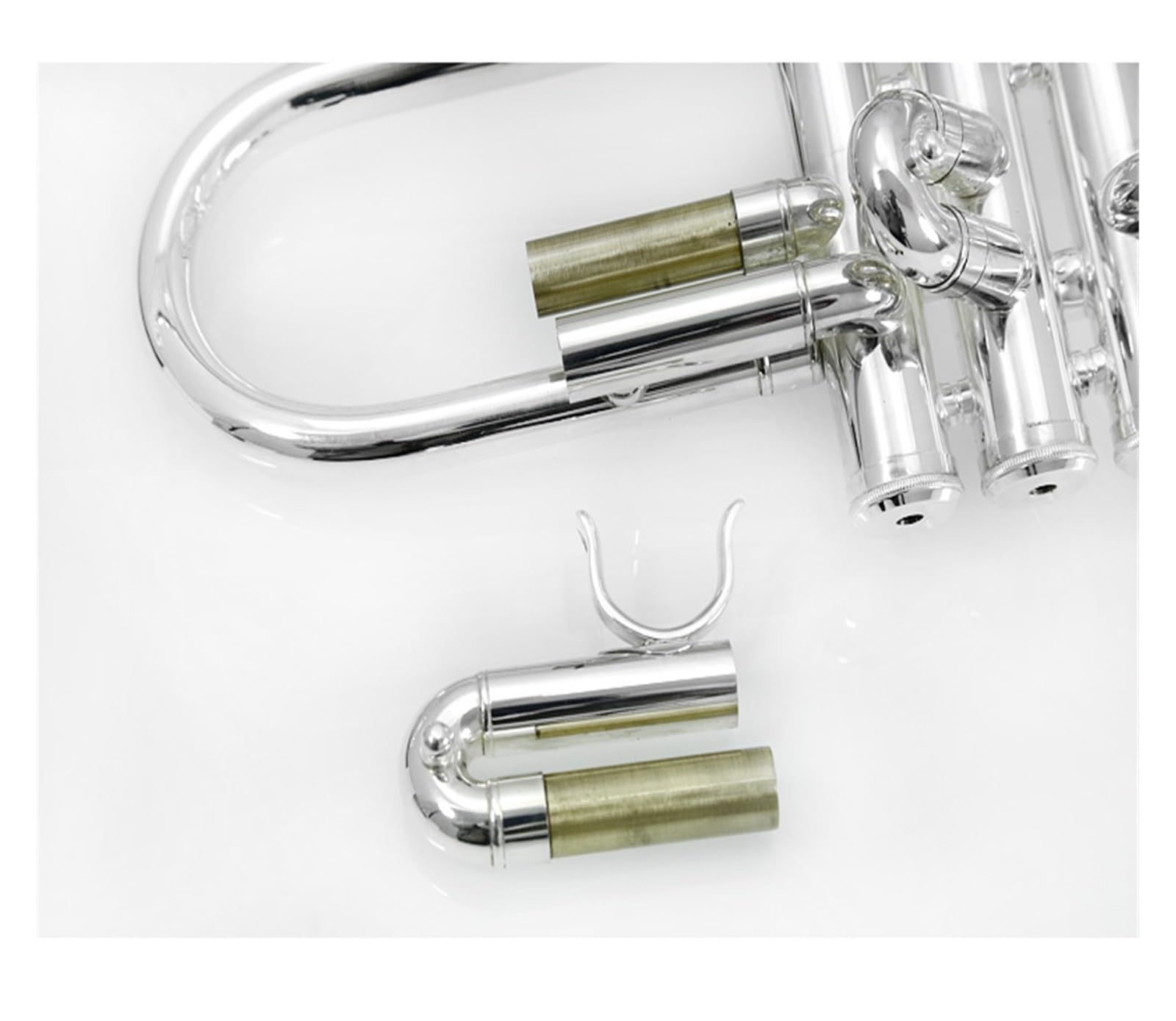 trąbka instrument Posrebrzana trąbka B dla początkujących profesjonalnego egzaminu na poziomie podstawowym. Zachodni instrument dęty