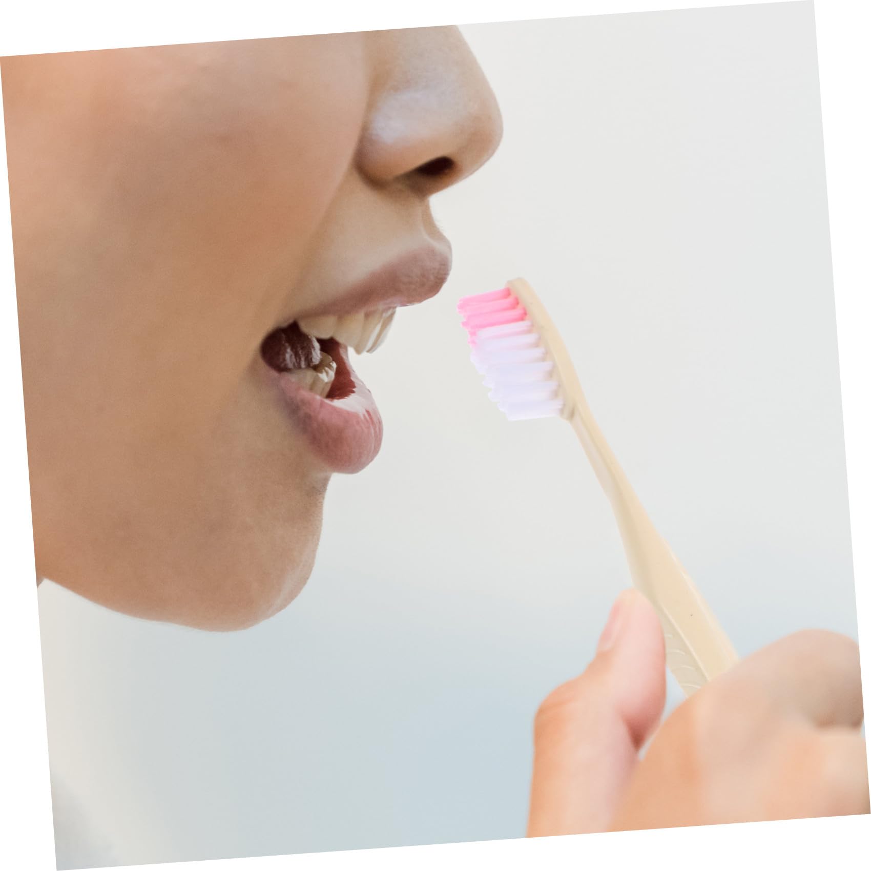 HOMSFOU Set da 100 Spazzolini da Viaggio Usa e Getta con Dentifricio Confezionati Singolarmente, Spazzolino da Denti Manuale Monouso per Campeggio e Viaggi, Accessorio Stili multipli