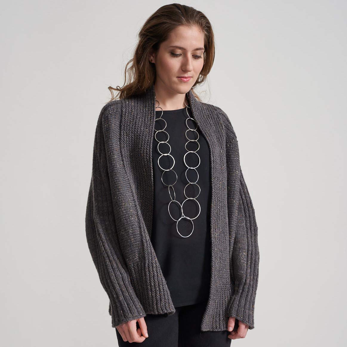 Precious Knits. Stricken ist wertvoll. 16 Strickanleitungen für Pullover und Strickjacken von oben gestrickt. Top Down Stricken leicht gemacht! Einfache Raglanpullover oder anspruchsvolle Modelle.