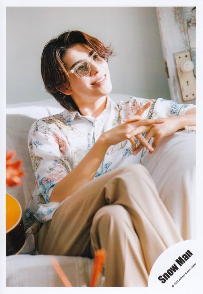 ラウール　公式写真　350枚程度 Amazon.co.jp: Snow Man 公式 生 写真（ラウール）SM01736