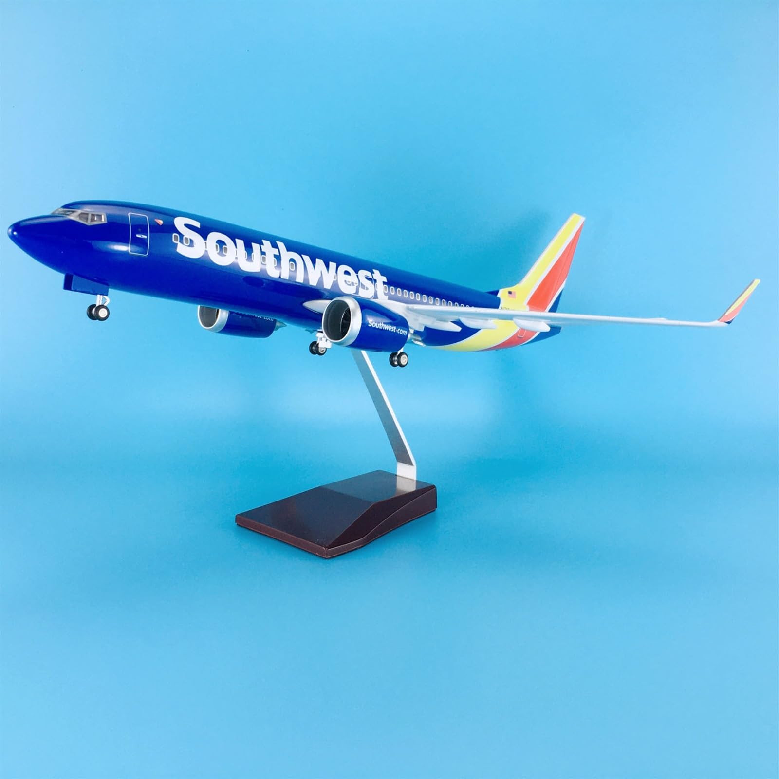 Skopiuj model samolotu 1:85 47cm z kołami i oświetleniem LED samoloty samolotowe dla Boeinga B737-800 kolekcja modeli samolotów południowo-zachodnich
