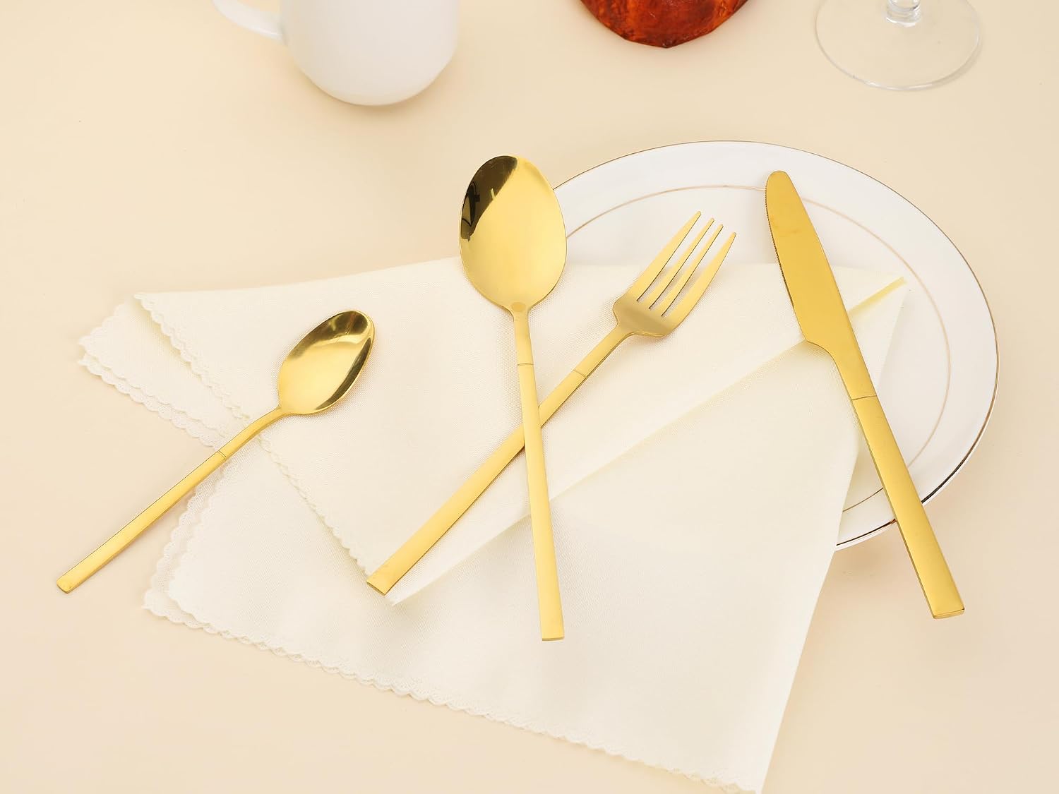 24 Piece Silverware Set, Stainless Steel Flatware Set for 6, Mirror Polished Cutlery Set, Serving Utensils Set for Kitchen Dinner 24 PCS Gold