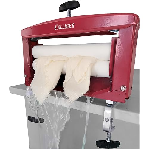 Northwood Calliger Clothes Wringer – Manual Laundry Wringer for Better Moisture Removal Than Portable Washers or Dryers – Heavy‑Duty Off‑Grid Washing Machine Alternative - Red