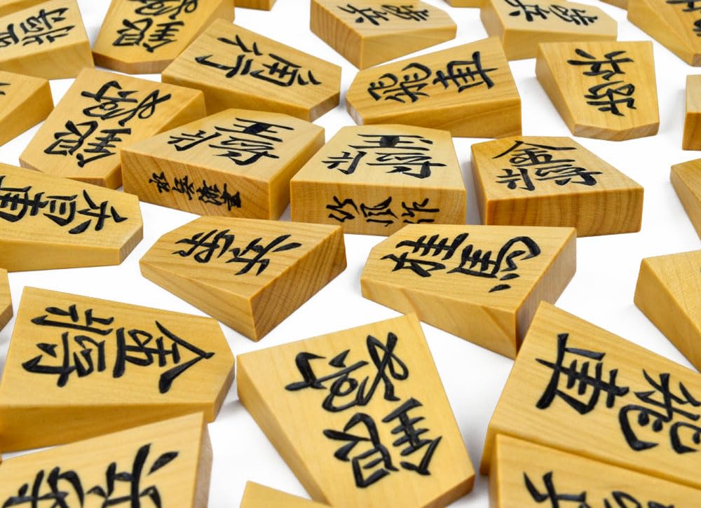 Amazon | 将棋駒 竹風作 御蔵島産本黄楊特上彫駒 水無瀬書（榧丸形駒箱