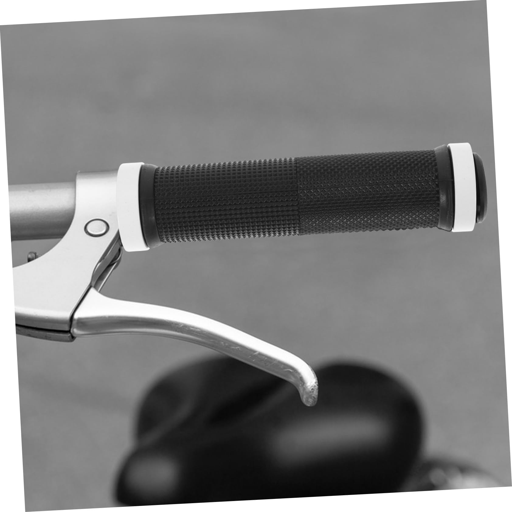 ibasenice Poignées De Guidon Vélo Antidérapantes Caoutchouc pour Vélos De Montagne Installation Facile Ergonomiques Et Durables Protection Optimale La Fatigue