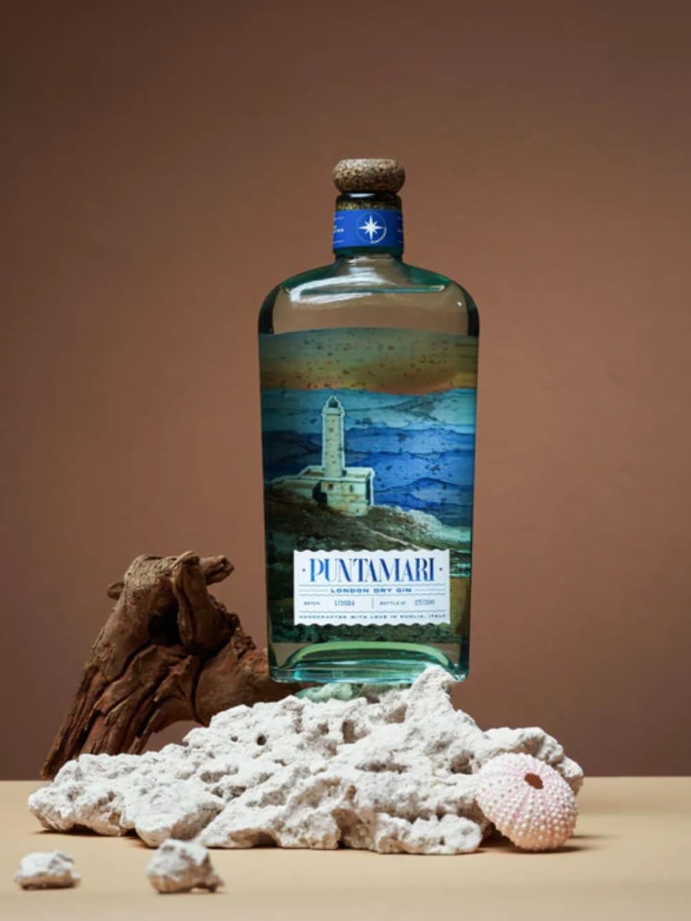 Gin Puntamari – Gin Premium London Dry Gin Italiano Artigianale, 43% Vol., Bottiglia in Vetro da 70 cl Astuccio Lux. Premiato Tra I Migliori Gin Italiani Al Mondo 2025!!!