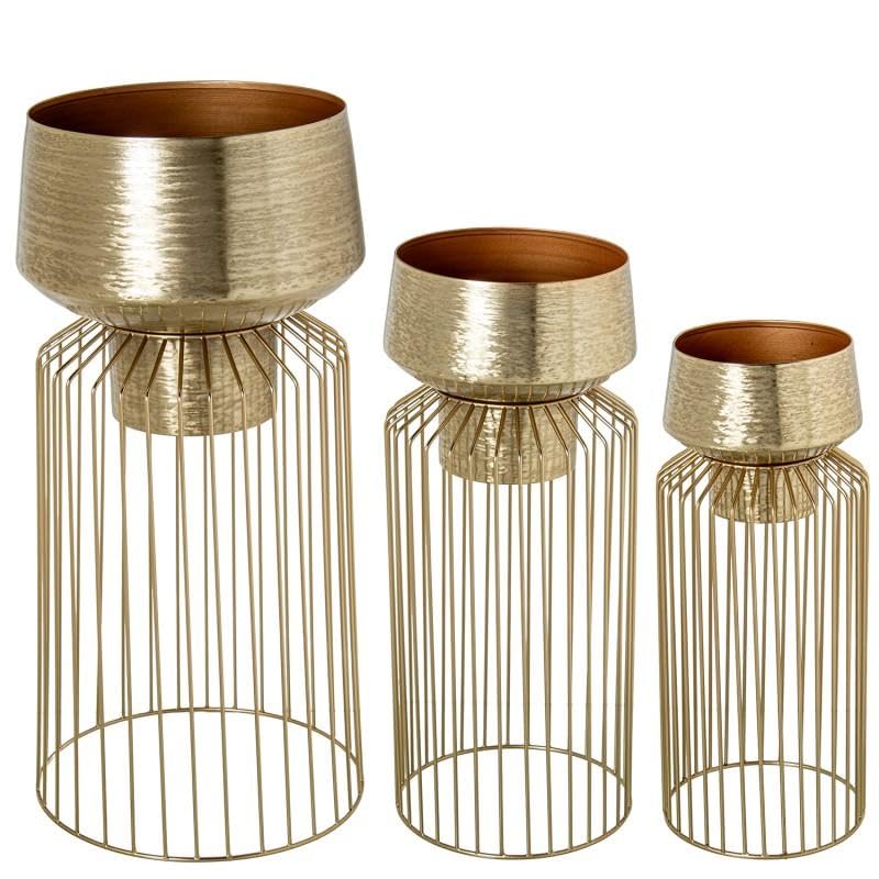 Pots en métal doré pour plantes d'intérieur et coin lecture
