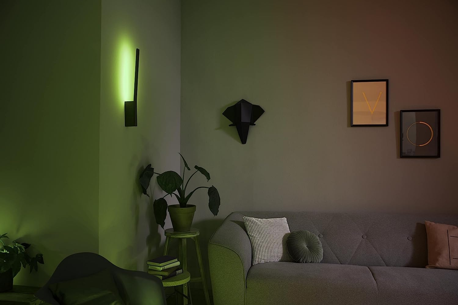 Philips Hue Lámpara, Hue Liane, Aplique Mural LED Inteligente, Luz Blanca, Compatible con Alexa y Google Home, Color Negro