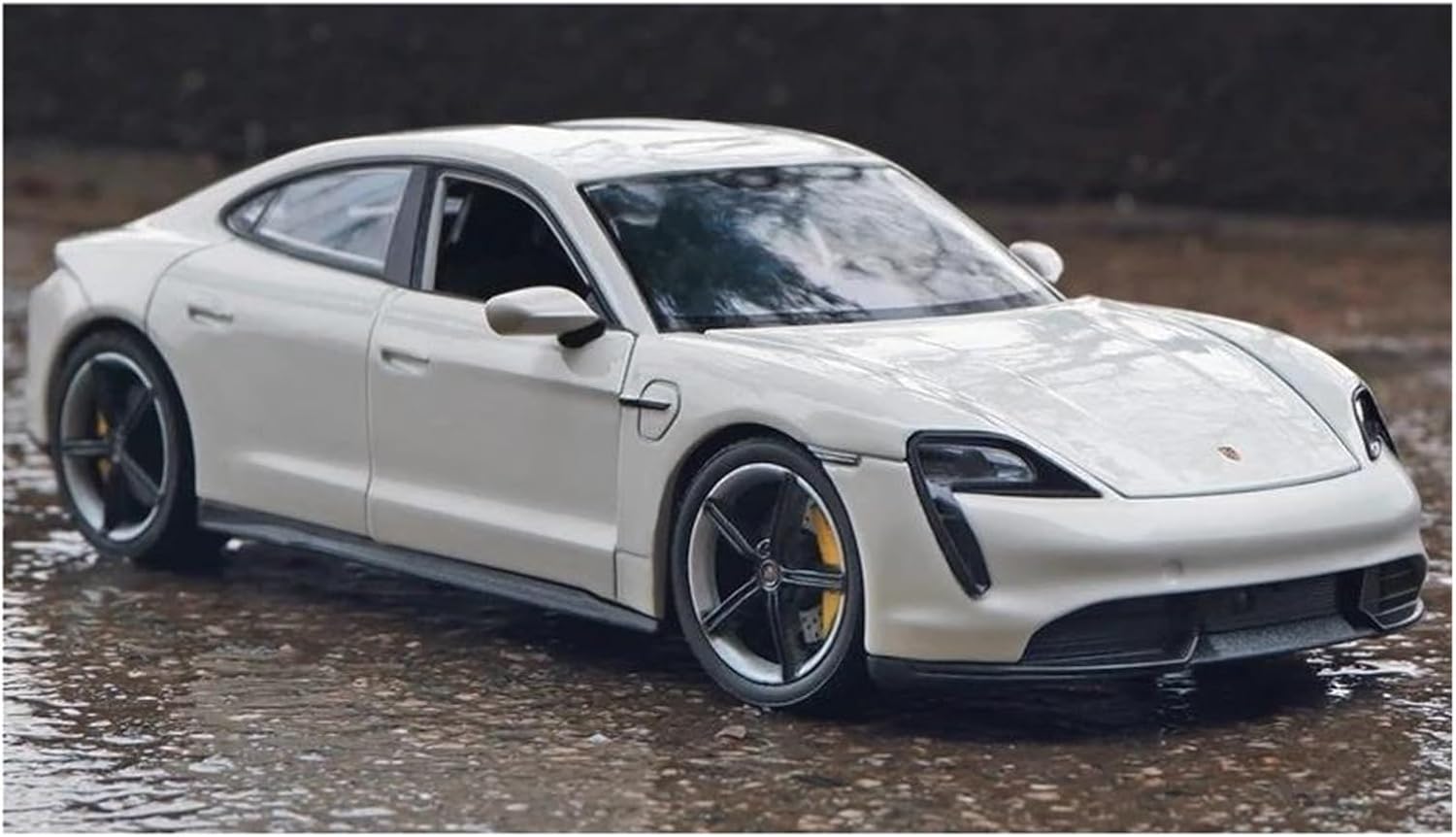 Scale car Model 1:24 for Taycan Turbo S Alloy Car Model Diecast Metal Sports Car Model Highly Restored Real Car Suitable for Display(White)