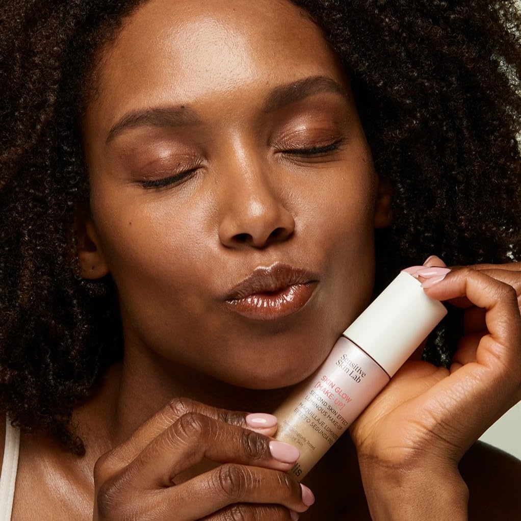 Sensilis Skin Glow Make Up - Base de Maquillaje Hidratante y Luminosa, Cobertura Ligera, Para Piel Apagada, Apto Para Piel Sensible 30 Ml - Tono 02 Beige