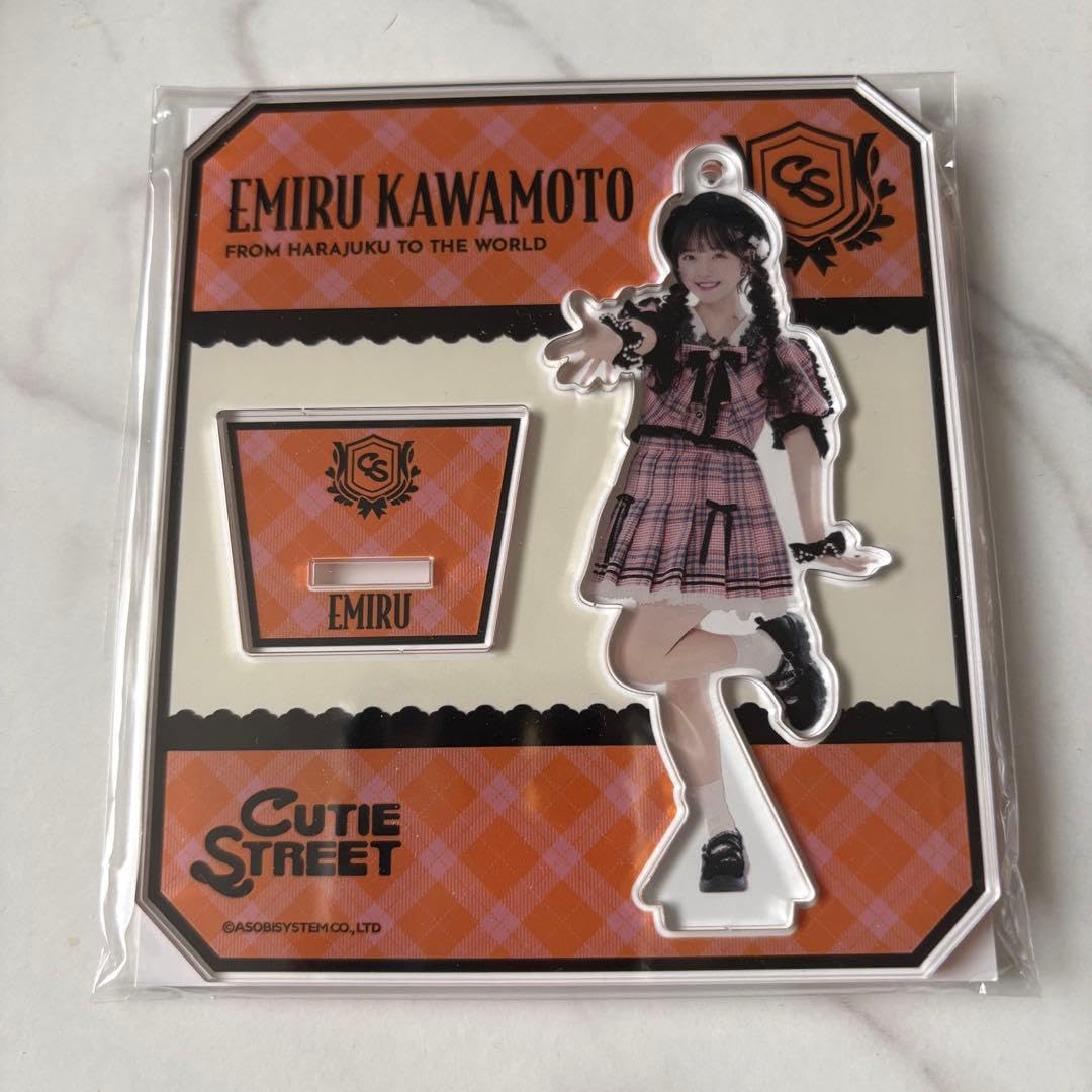 Amazon.co.jp: 川本笑瑠 アクリルスタンド チェック柄衣装 きゅーすと