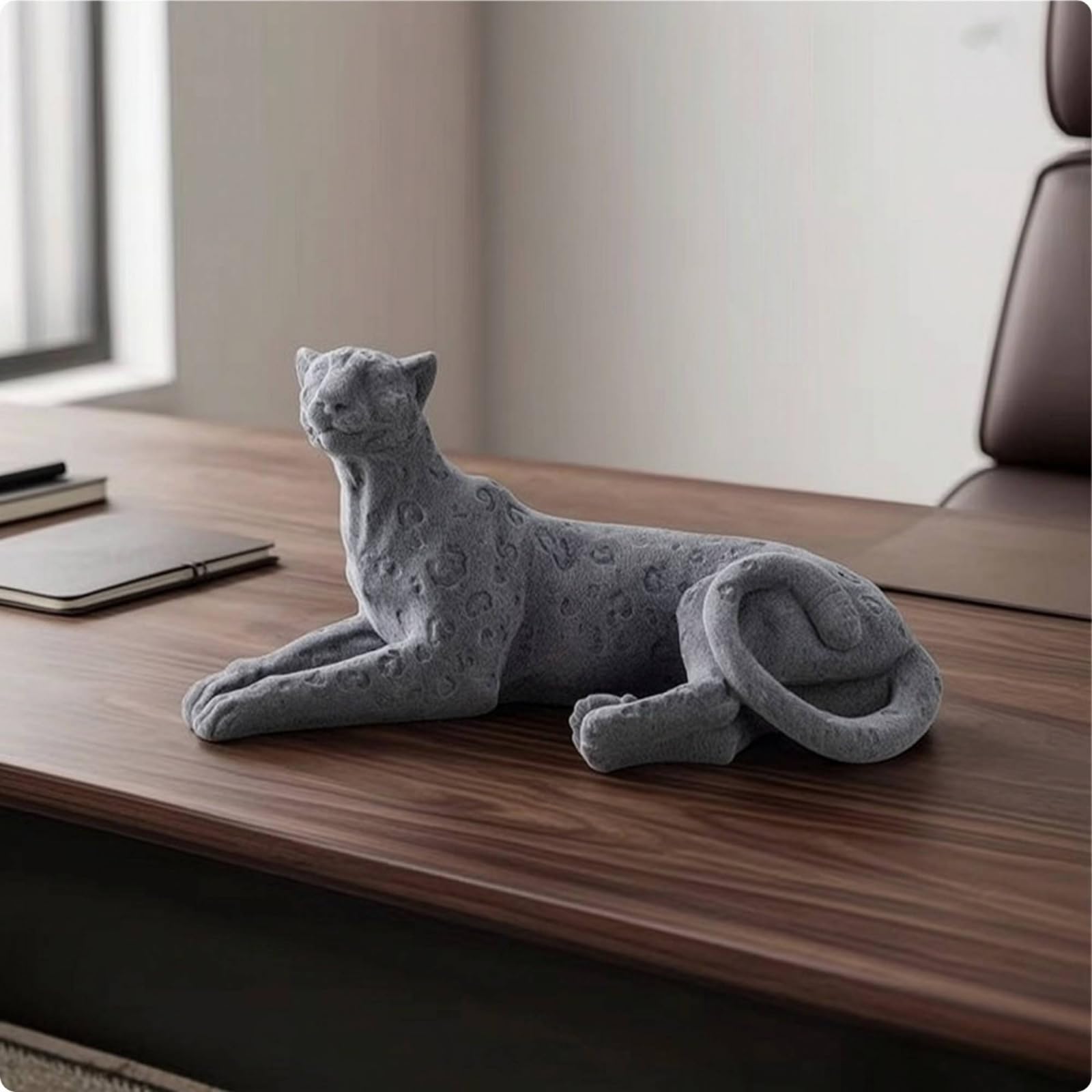 Figura Animal con Pelaje Manchado con Textura Aterciopelada Minimalista Animal con Pelaje Manchado Peluche Tierno Adorno para Recibidor, Marrón, Leopardo Acostado Flocado Marrón