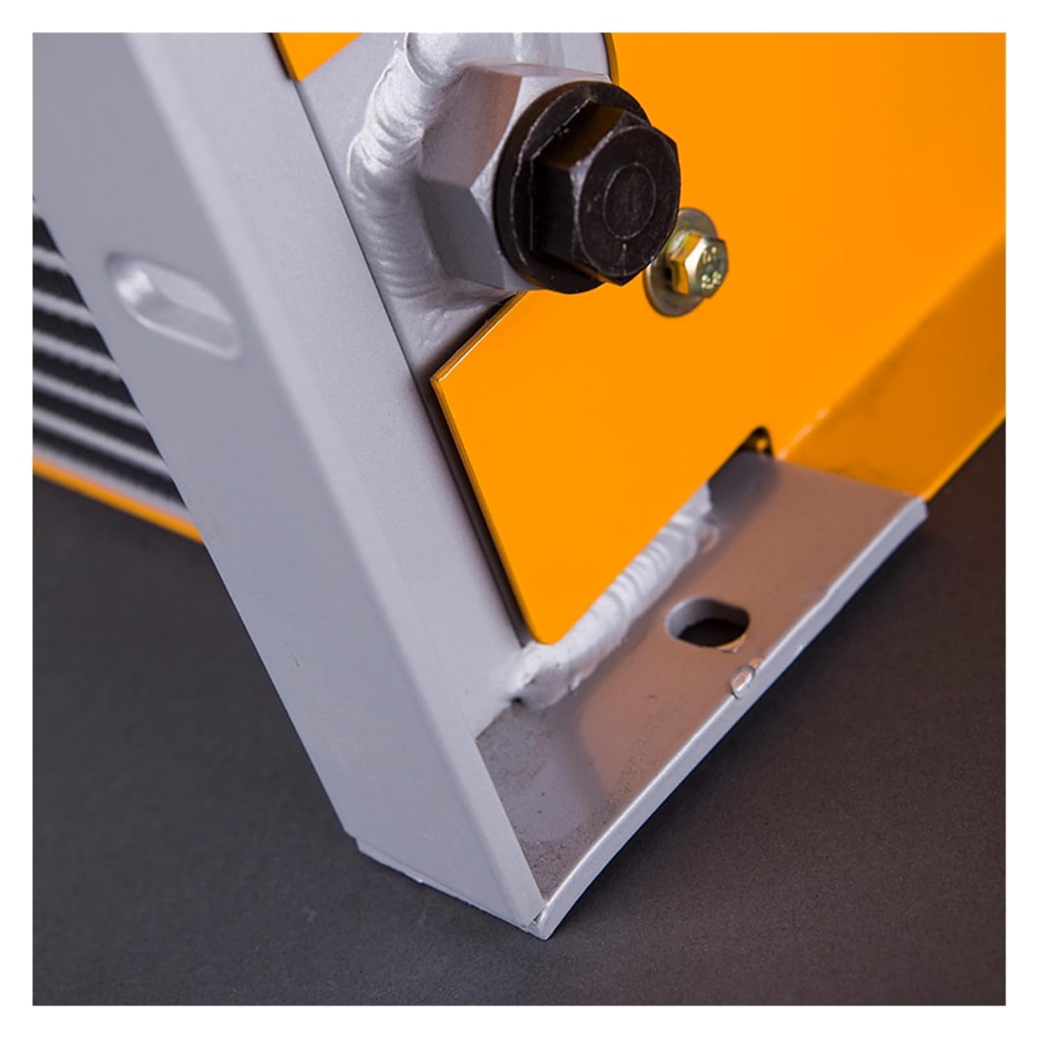 Aluminum Hydraulic Oil Cooler 150L/min Oil Heat Exchanger Suitable for Excavators, Air Compressors AH1417T Efficient Shock Absorption(24DC)
