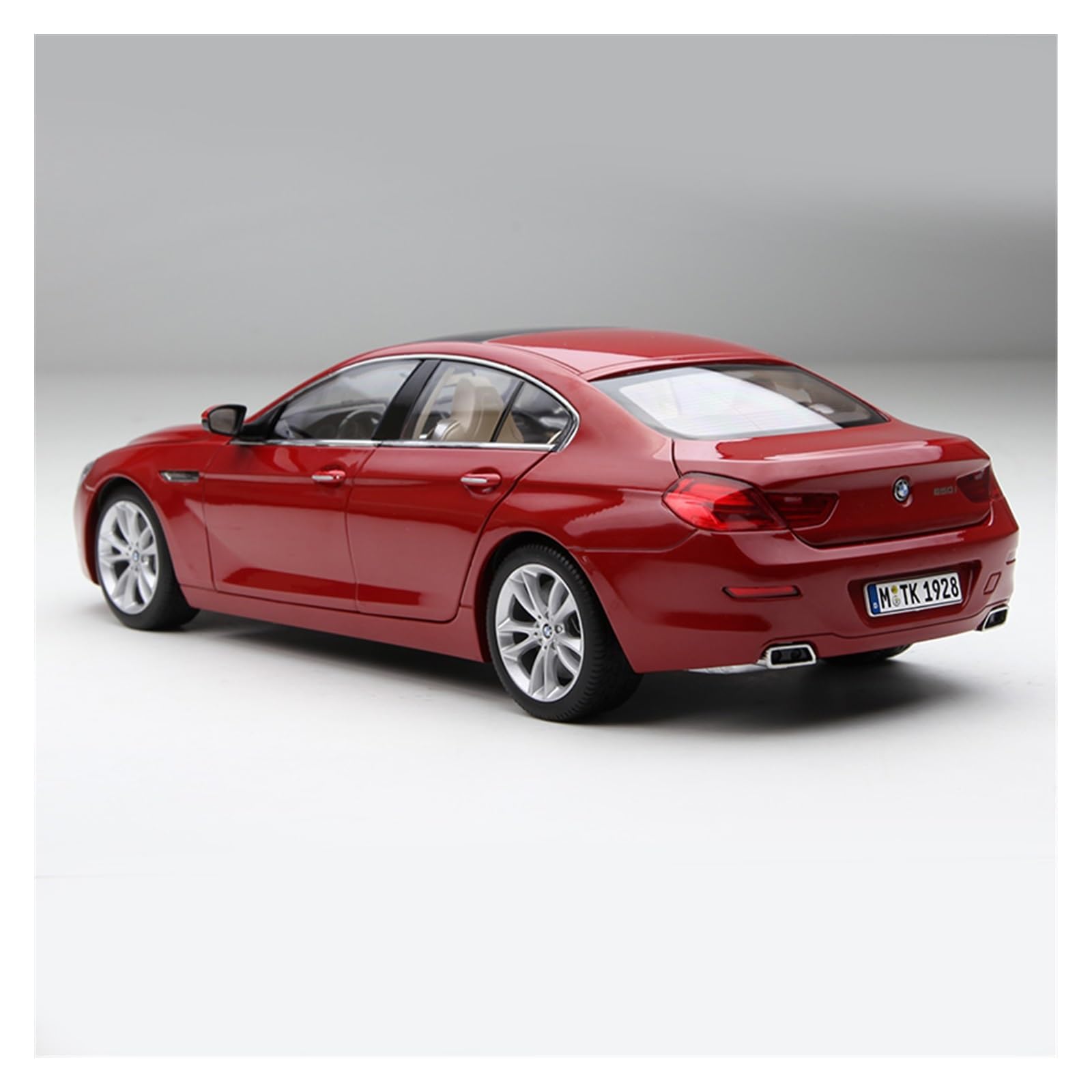 BMW 6シリーズ 1/18スケール ミニチュア Amazon | ミニカーモデル 1/18スケール BMW 6シリーズ