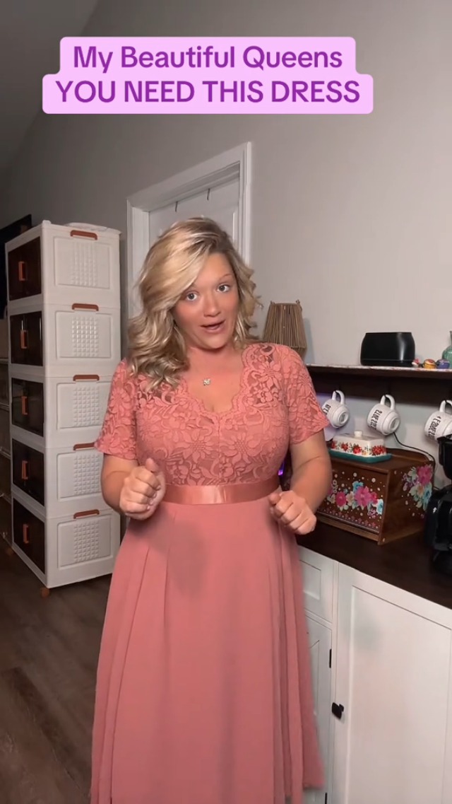 Amazon.com: MISSMAY Women's Plus Size Lace Contrast Chiffon V Neck