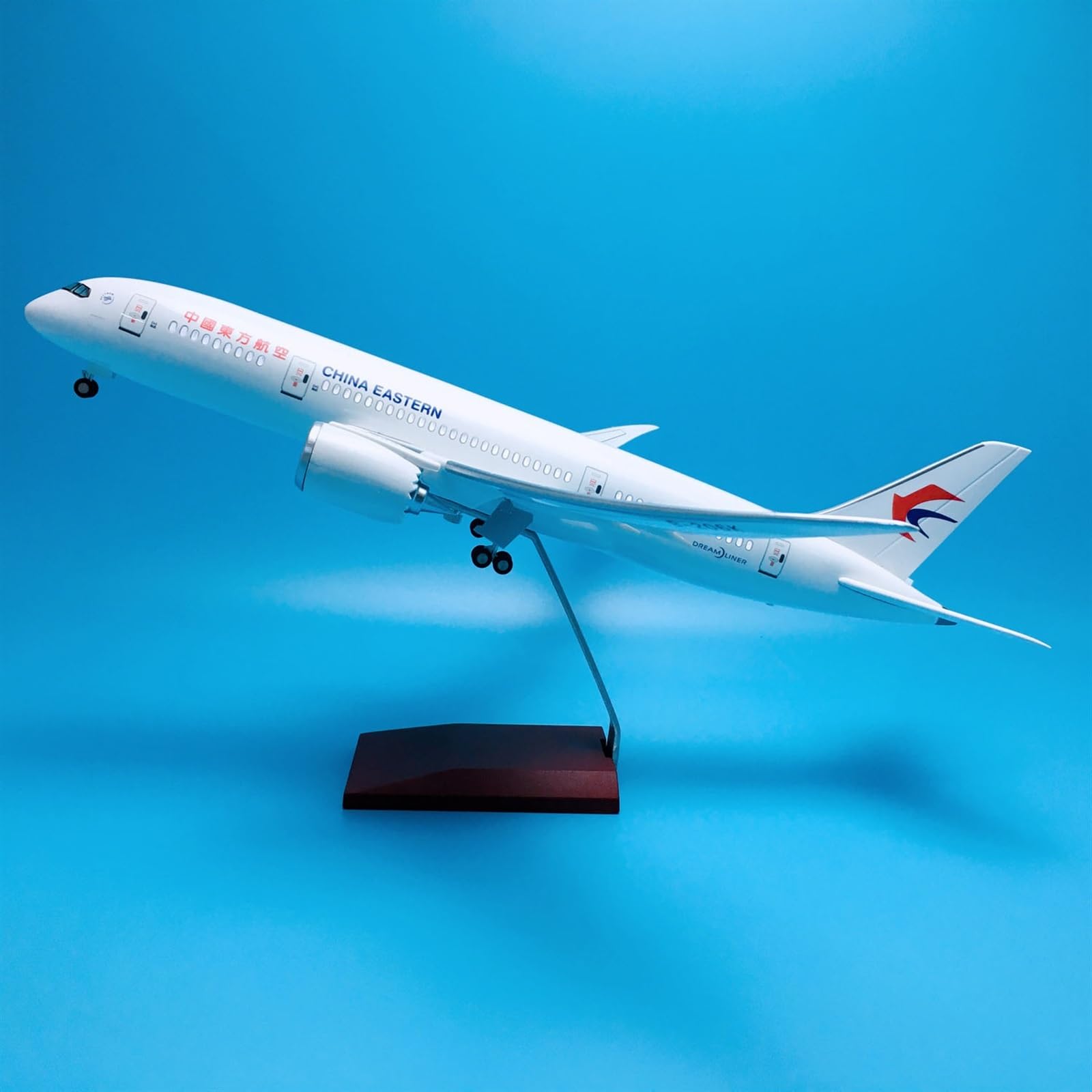 Skopiuj model samolotu 1:130 43cm z kołami i oświetleniem Led samoloty samoloty dla Boeing B787 chiny kolekcja modeli samolotów wschodnich