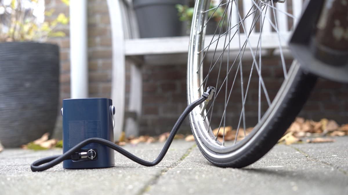 Luvego Mini Compresseur - Compresseur à Air Portatif, Multifonction avec Divers Accessoires, Compact, Batterie Intégrée