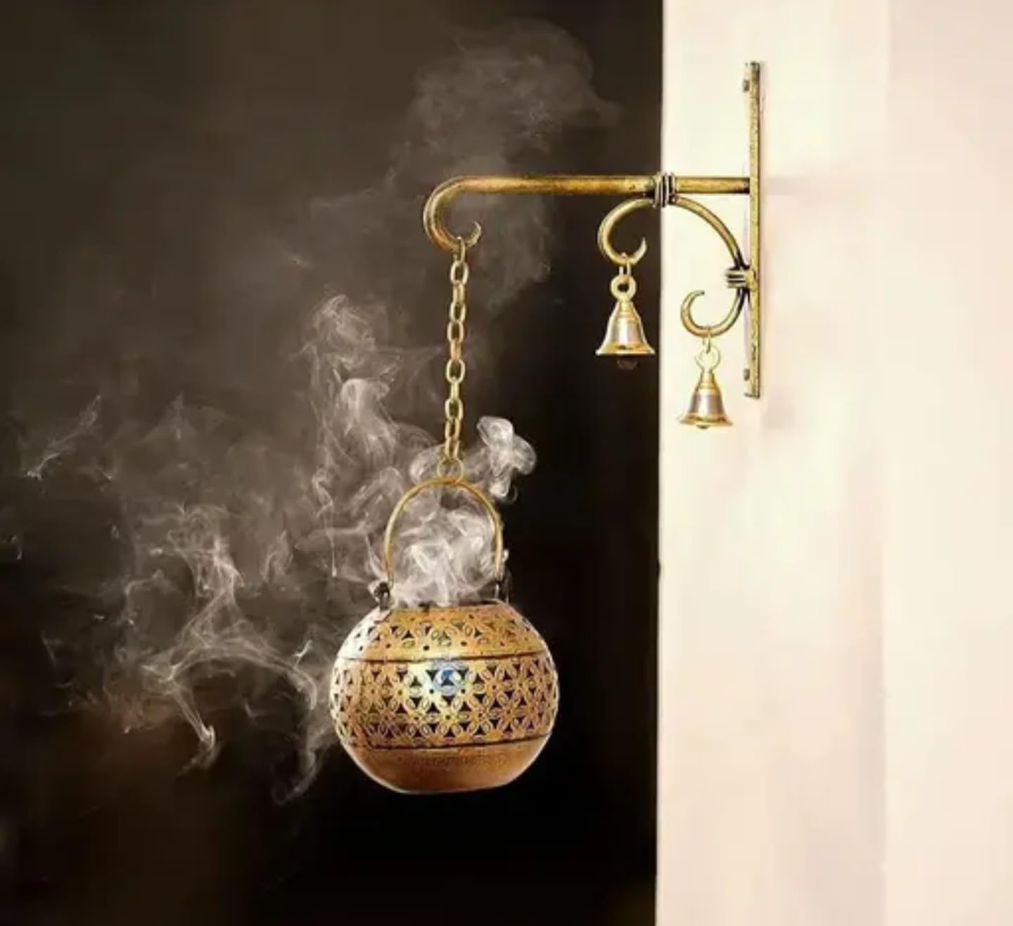 Brûleur d'encens en laiton antique suspendu style arabe