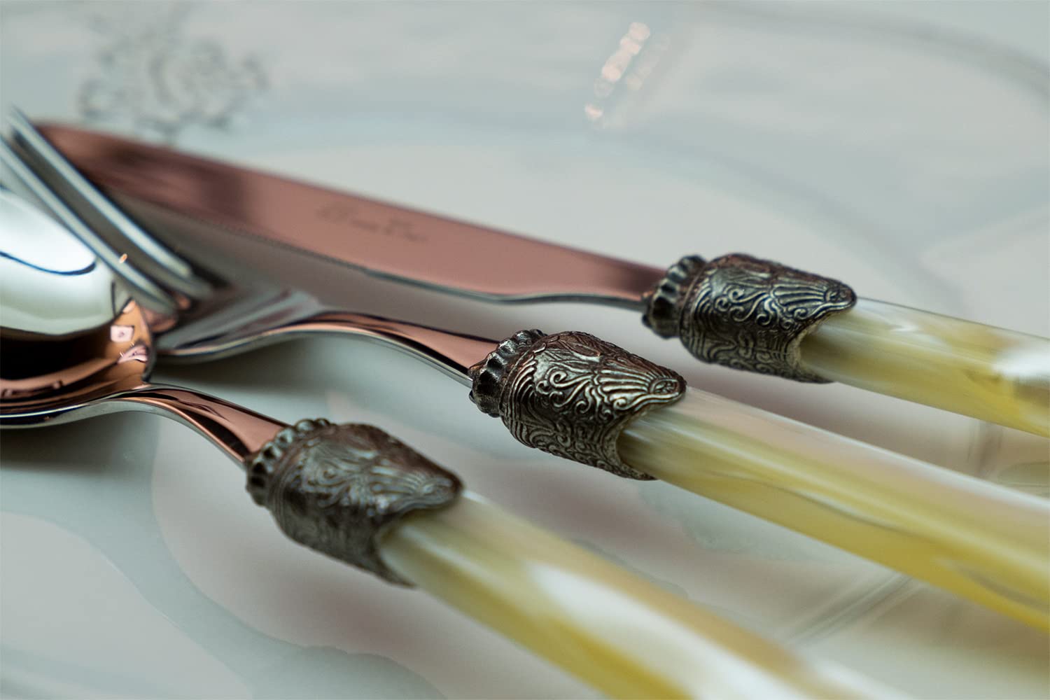Rivadossi Penelope Ivoire – Set de couverts pour 6 personnes, 24 pièces – 100% fabriqué en Italie, artisanat et design – Acier inoxydable 18/10