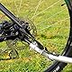lionto Anhängerkupplung für Fahrradanhänger, sicher & stabil, Universalkupplung für Standardfahrräder, zur Befestigung an der Radmutter in der Mitte des Hinterrades