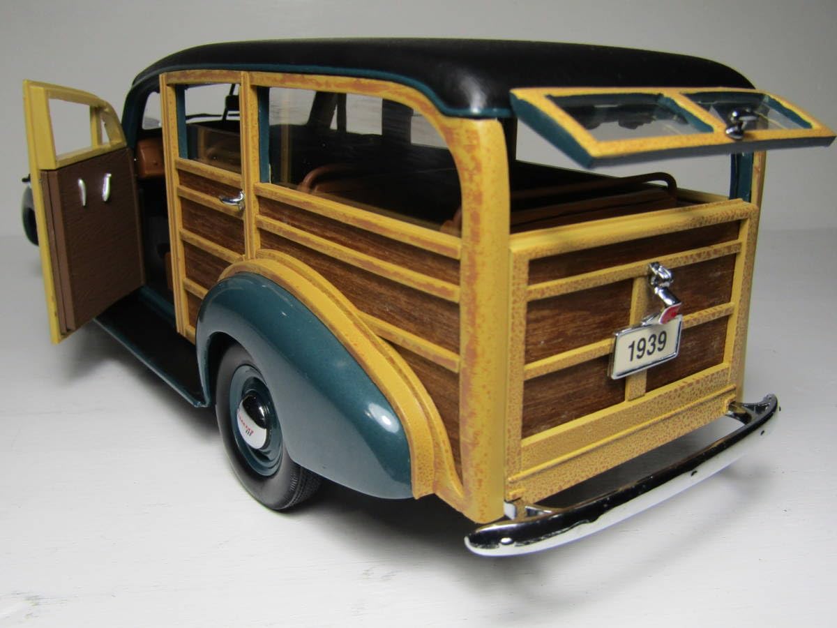 新品 1/18 ウッディワゴン 木目 クラシックカー モーターシティ ミニカー 新品 1/18 ウッディワゴン 木目 クラシックカー モーターシティ