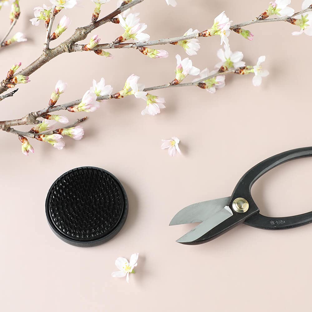 Wazakura φ80mm Premium Black Ikebana Kenzan Flower Pin Frog