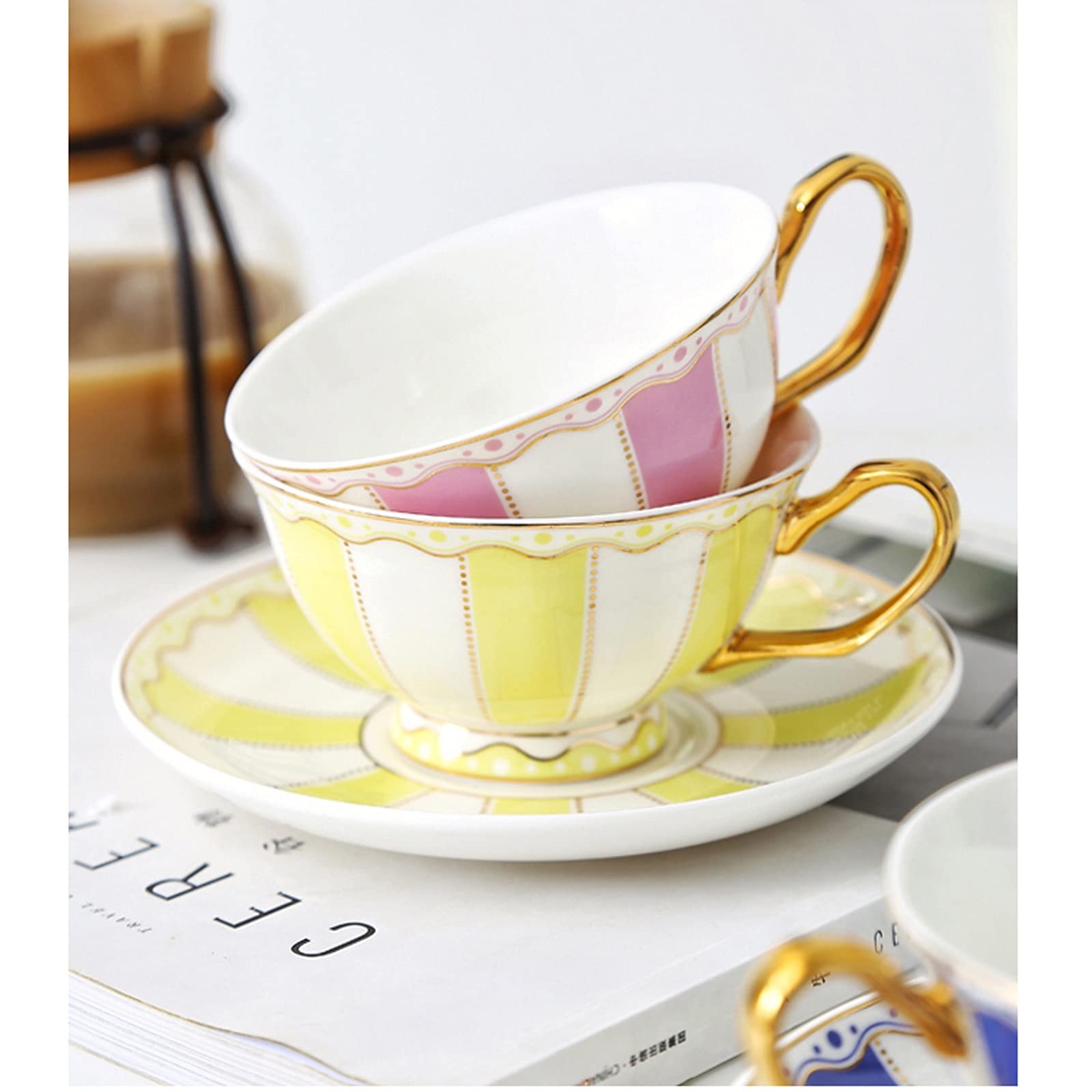 Ceramiczny kubek do kawy zestaw filiżanek do kawy z porcelany kostnej luksusowy wykwintny prosty spodek do filiżanki popołudniowa herbata pachnąca filiżanka do herbaty zestaw kubków do kawy (D)