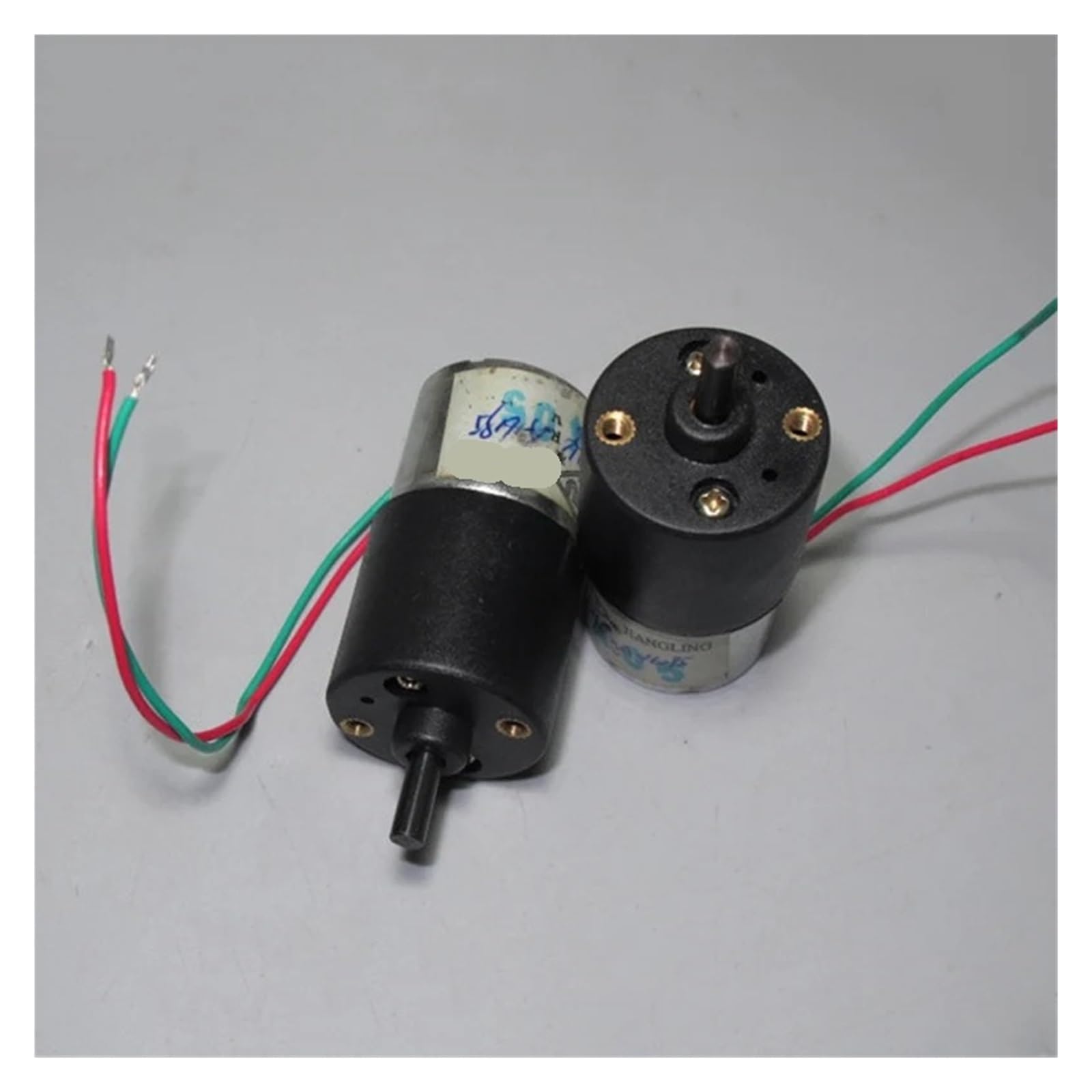 Moteur robot à monter soi-même DC 3V-6V 28 tr/min avec axe D de 4mm pour voiture de loisir