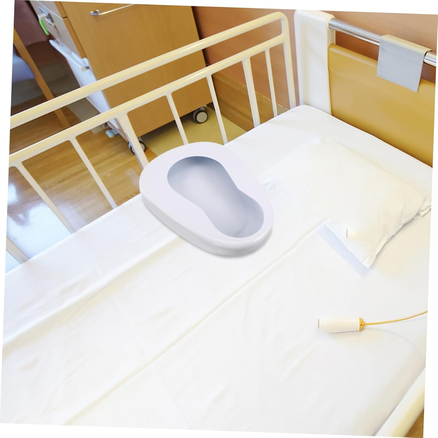 Metal Bed Pan for Bedridden Patients, Elderly Male and Female Adult Bedpan, Spill-Proof Portable Urinal Potty for Hospital and Home Care