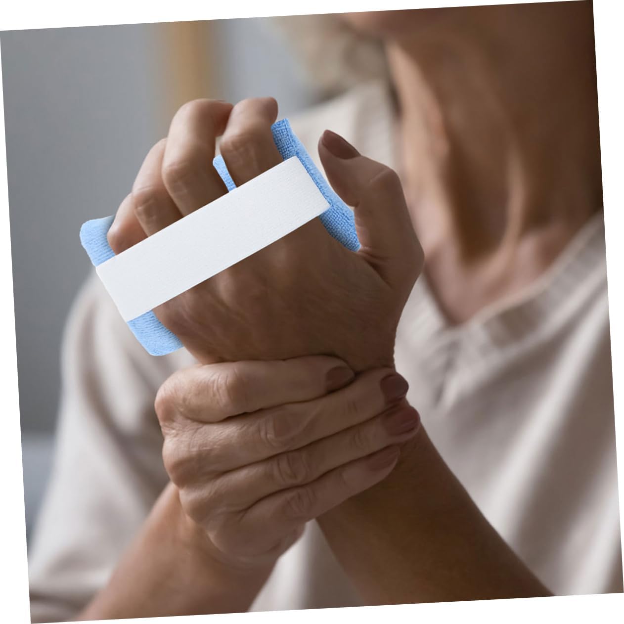 2Pcs Hand Grips Cushions Soft Finger Separator Pads for Elderly Care Gentle Finger Exerciser Tools Comfortable Support for Bedridden Patients