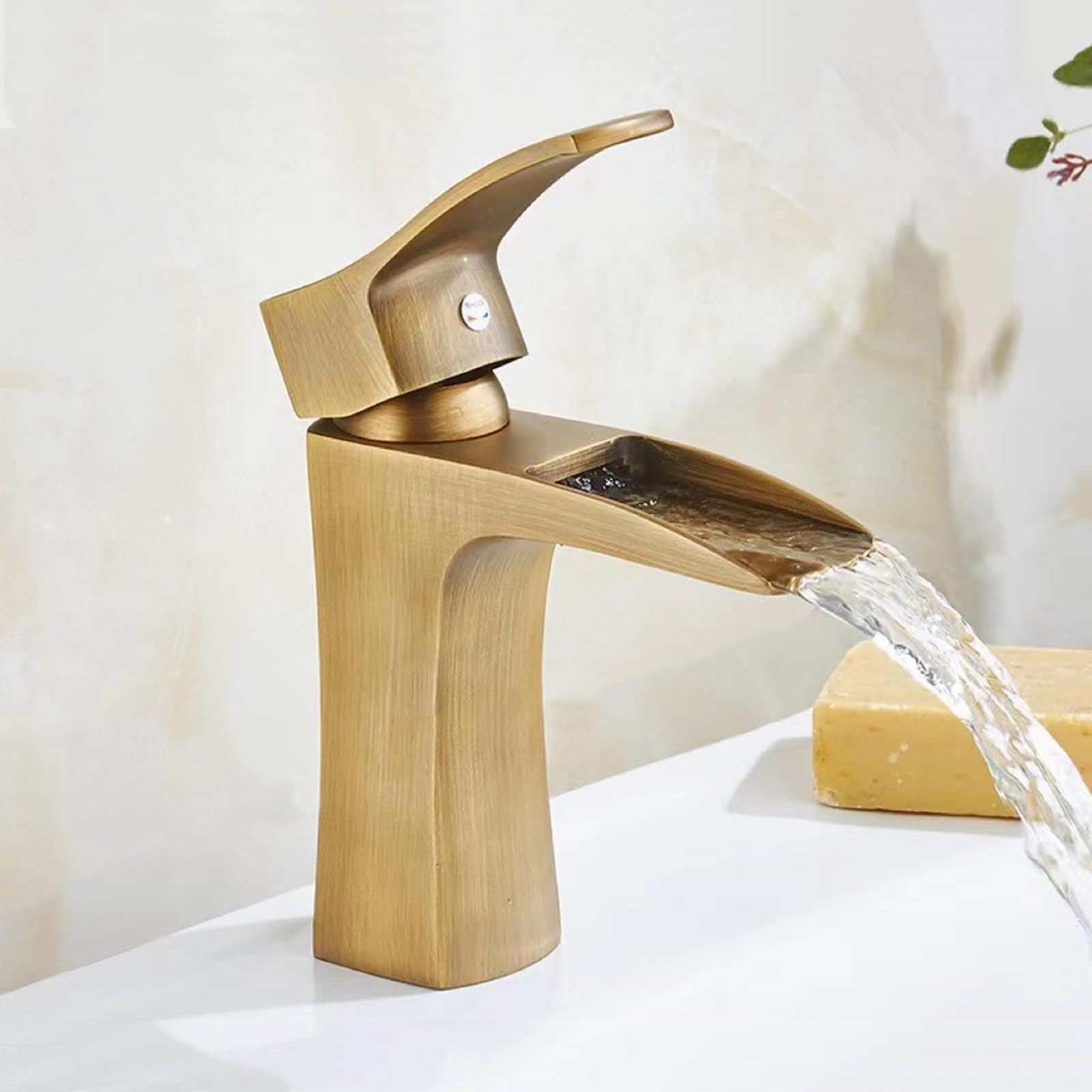 HCFYAUIS Antique Brass Tap Waterfall G1/2 Sink Taps for Bathroom Vintage Mixer Tap Bathroom,Antique,Short