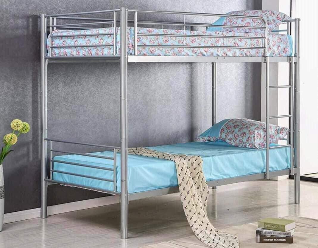 Unqiue Handicraft Metal Single Bunk Bed Size 3 x 6 Feet Load Capacity 300 Kg in Silver Colour (Paint Finished)(Glossy)
