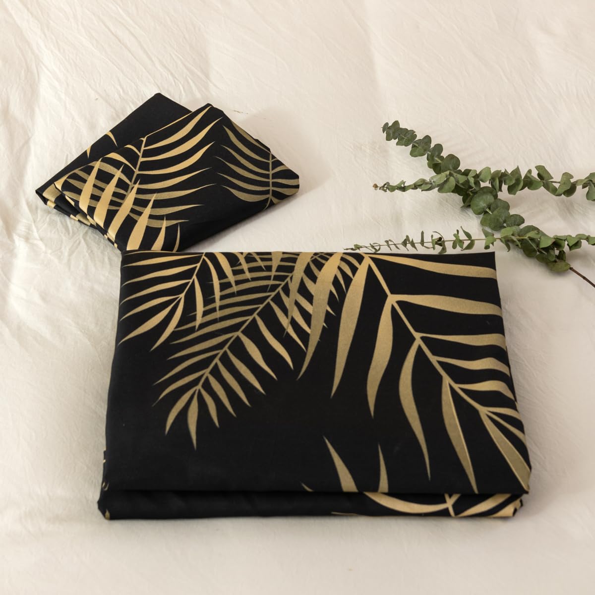 Housse de Couette 240x260 Feuilles de Palmier Tropicales Motif Or Noir Parure de Doux Microfibre Lit Linge de Lit 2 Personne Adulte avec Fermeture Éclair avec Taies d'oreiller 65x65 cm