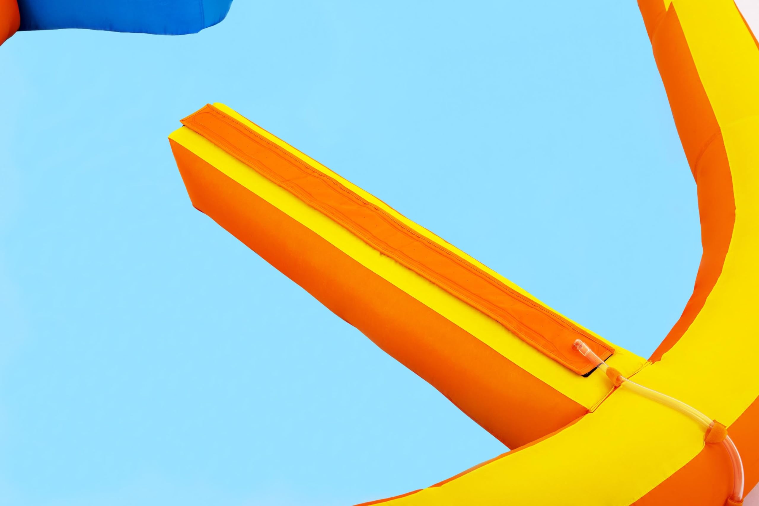 H2OGO!® 11'11" x 11'2" x5'/3.65m x 3.40m x 1.52m Beach Bounce Water Park