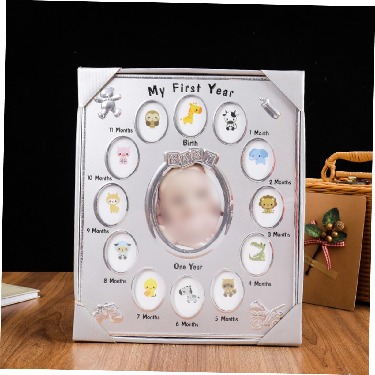 BESTonZON Mein Erstes Jahr Bilderrahmen aus Metall in Silber 12 Monate Fotorahmen für Babys Erinnerung für Familie und Tischdekoration Zufälliger Stil